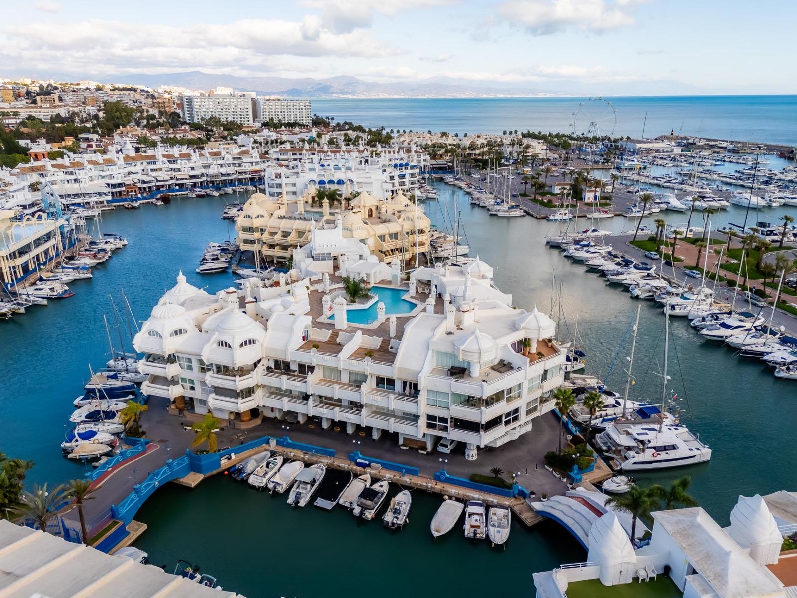 PROYECTO 12 - ÁTICO PUERTO MARINA 